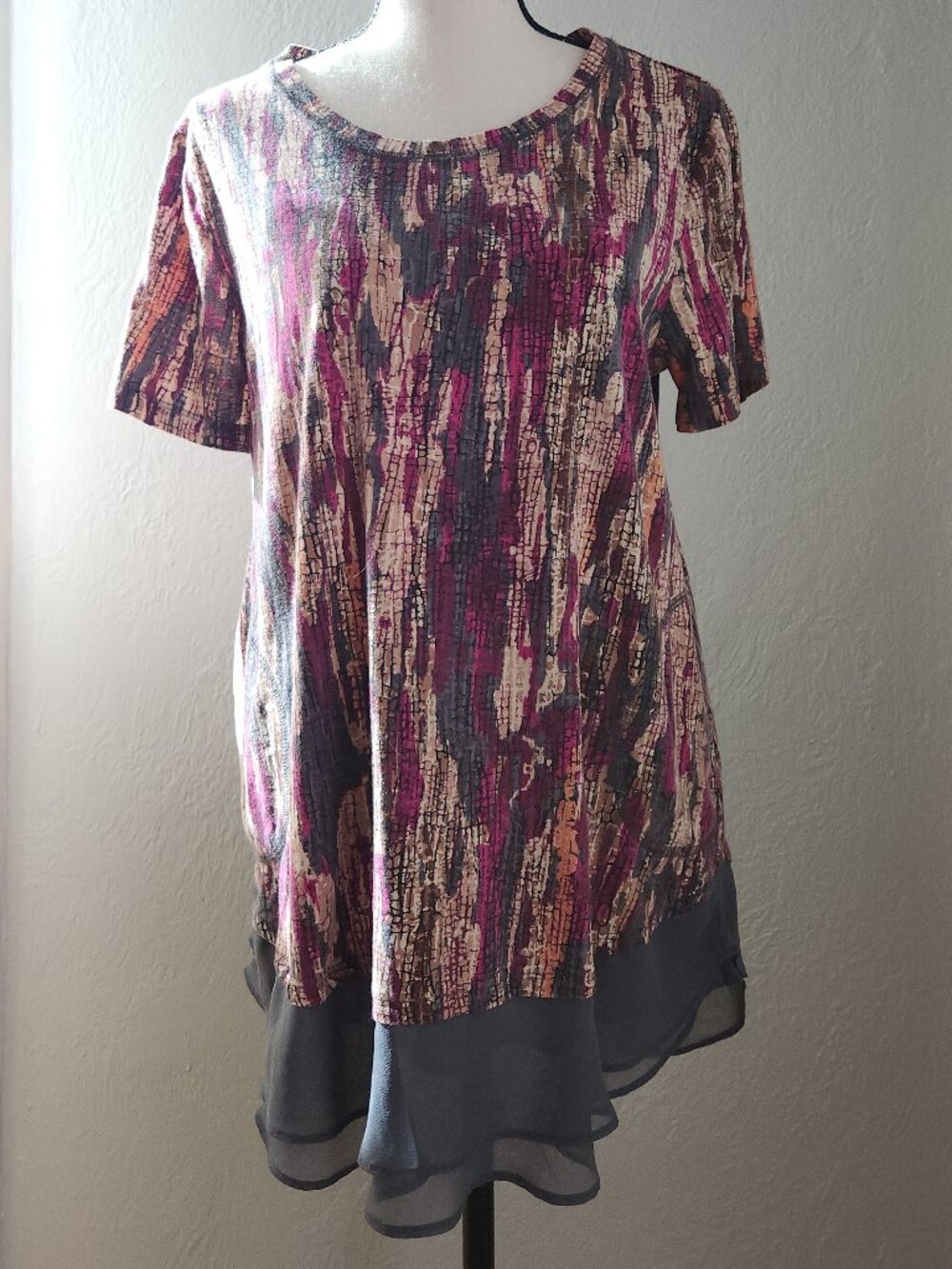 LOGO Lori Goldstein Whimsical Short Sleeved Tunic Top Womens Size Medium